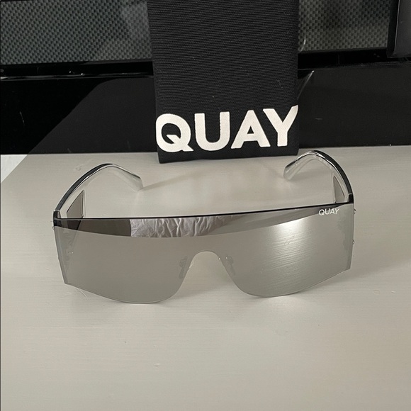 Quay Australia New Wave Silver Sunglasses - Picture 1 of 5